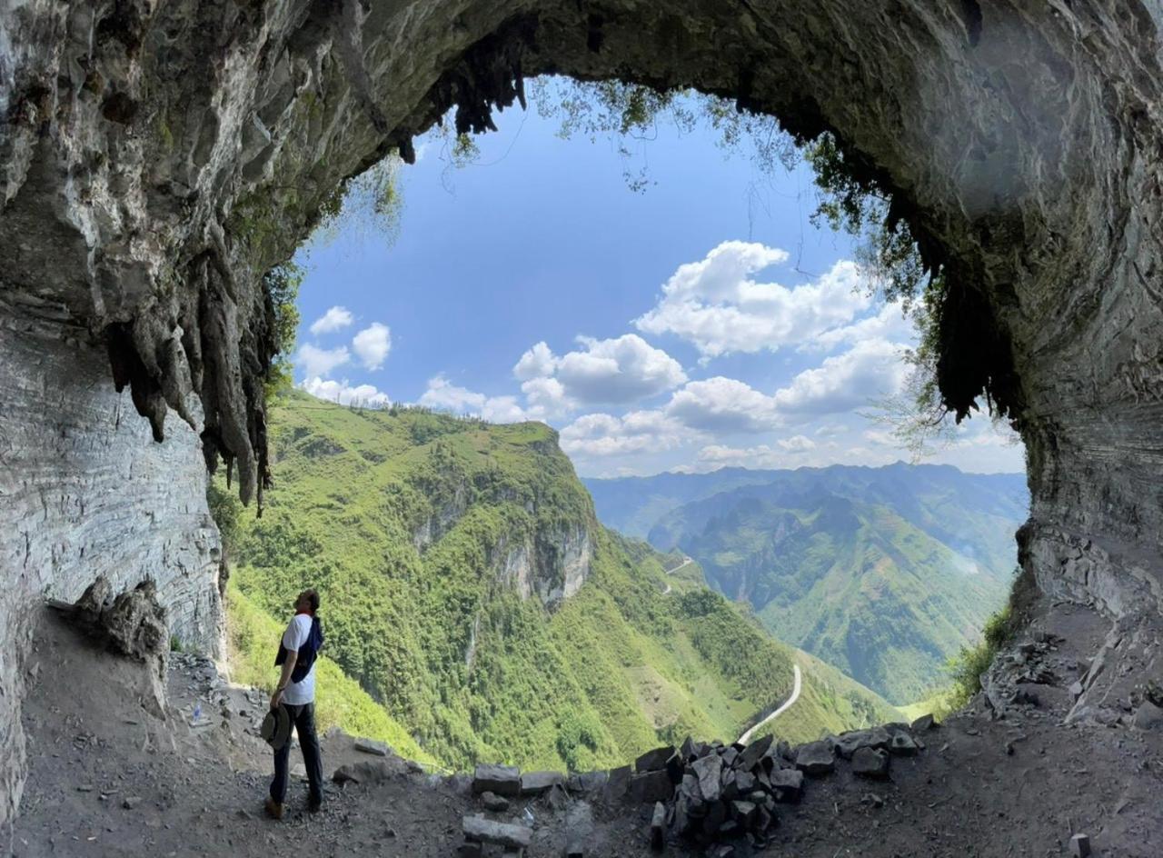 Yolo Ha Giang Adventures, Motorbike And Loop Tours Hotel Ngoại thất bức ảnh