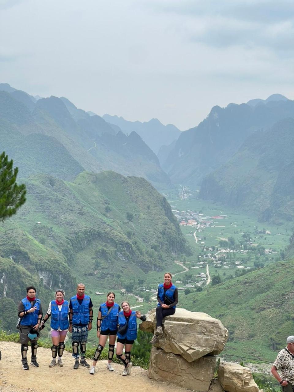 Yolo Ha Giang Adventures, Motorbike And Loop Tours Hotel Ngoại thất bức ảnh