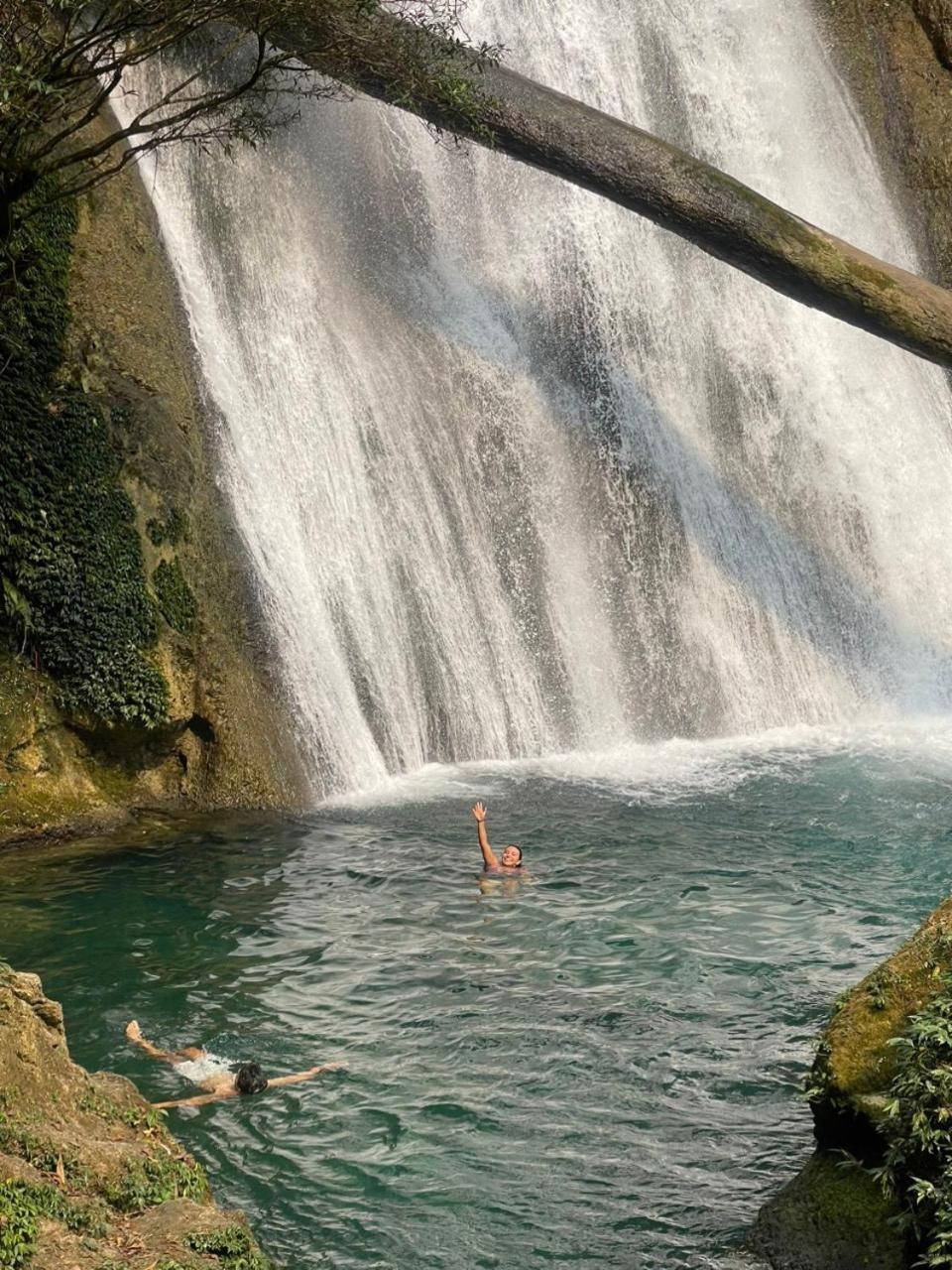 Yolo Ha Giang Adventures, Motorbike And Loop Tours Hotel Ngoại thất bức ảnh