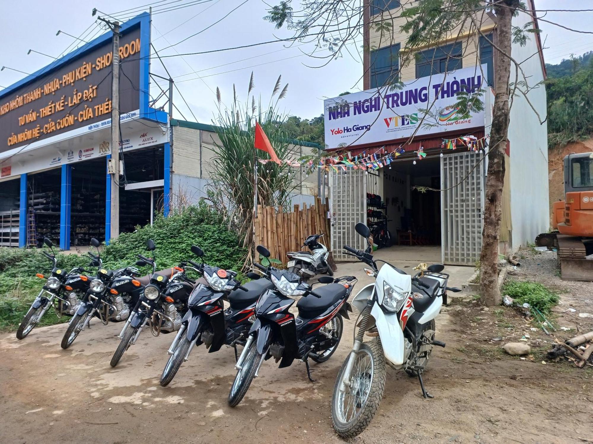Yolo Ha Giang Adventures, Motorbike And Loop Tours Hotel Ngoại thất bức ảnh