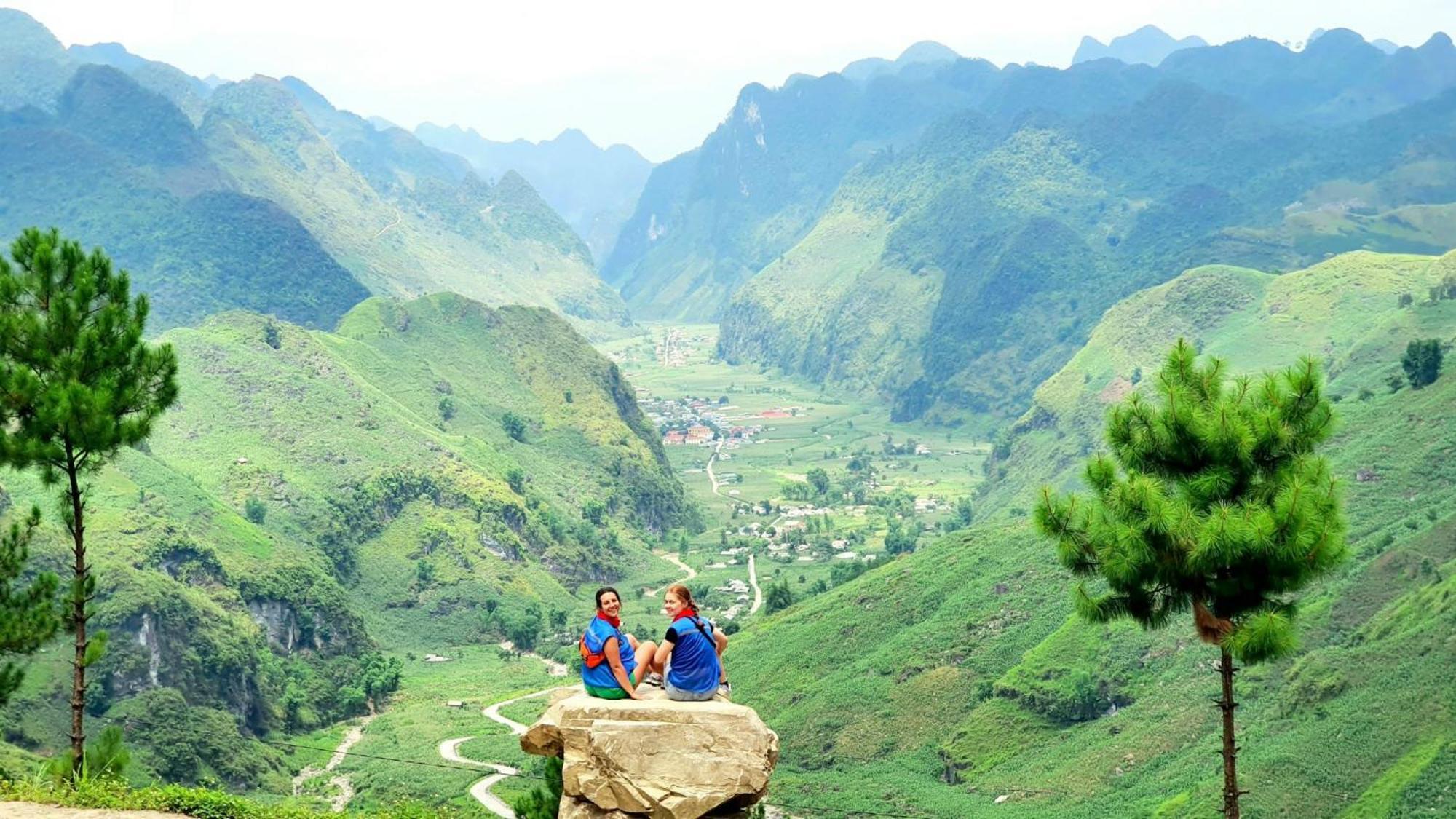 Yolo Ha Giang Adventures, Motorbike And Loop Tours Hotel Ngoại thất bức ảnh