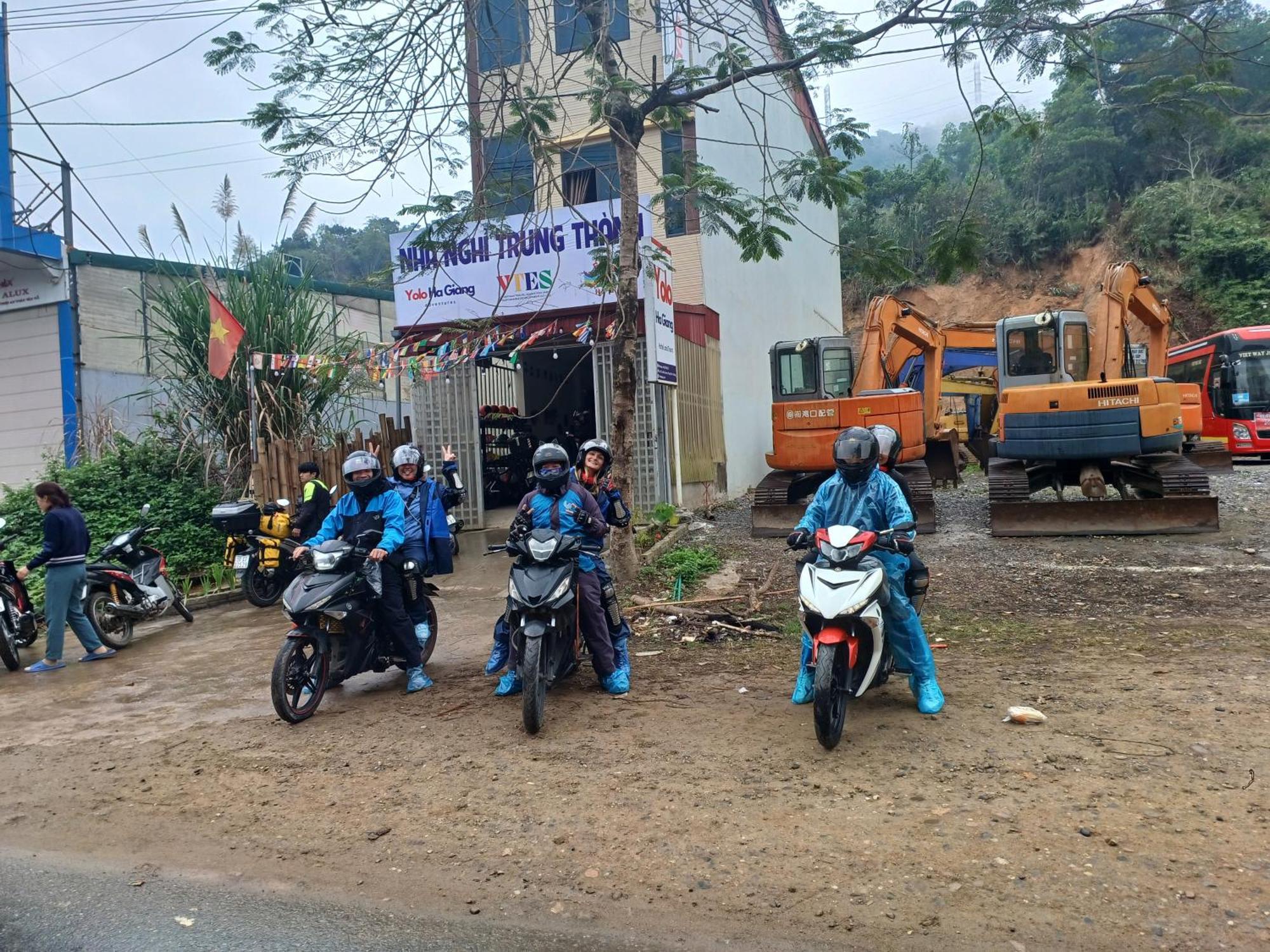 Yolo Ha Giang Adventures, Motorbike And Loop Tours Hotel Ngoại thất bức ảnh