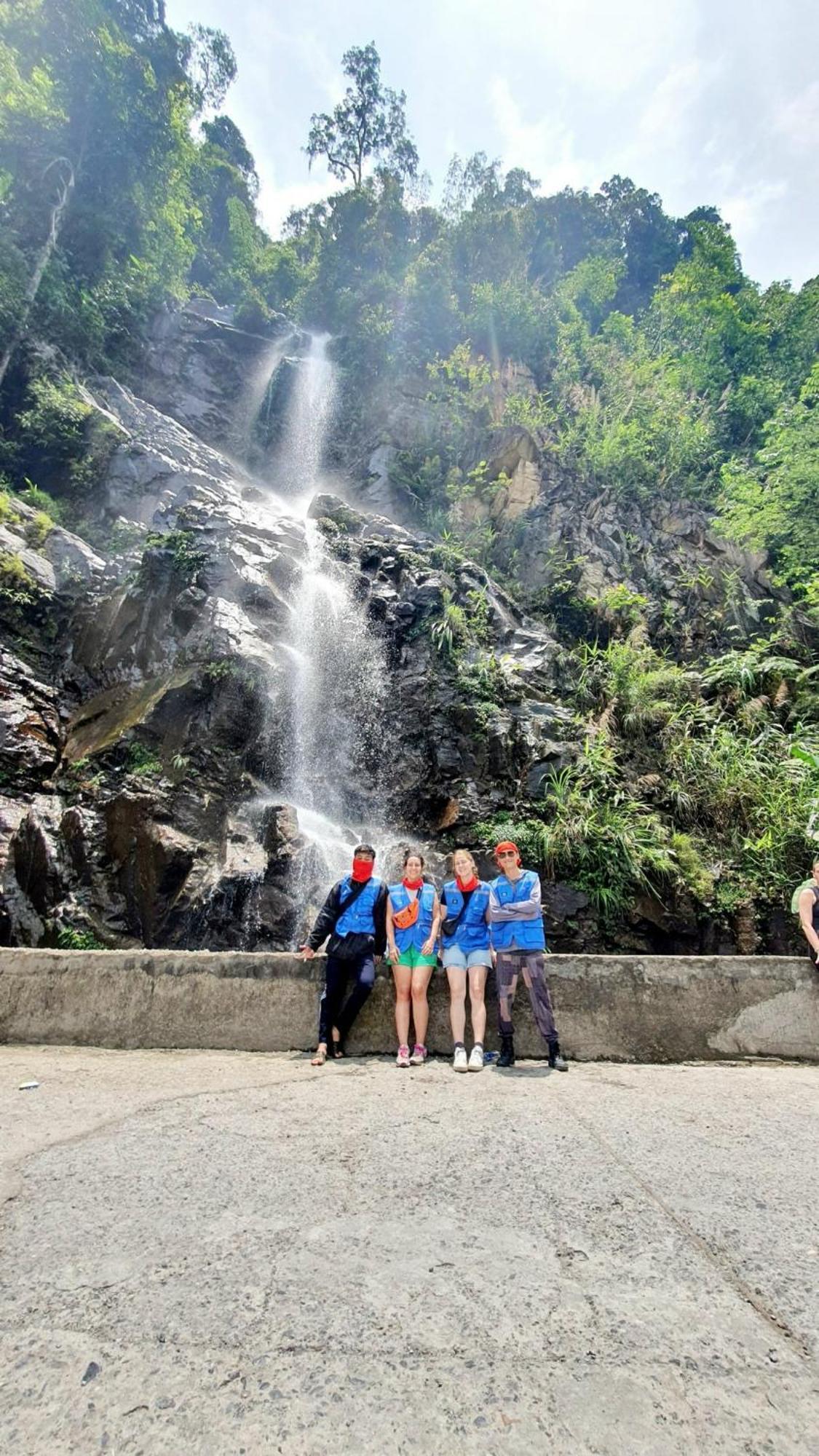Yolo Ha Giang Adventures, Motorbike And Loop Tours Hotel Ngoại thất bức ảnh