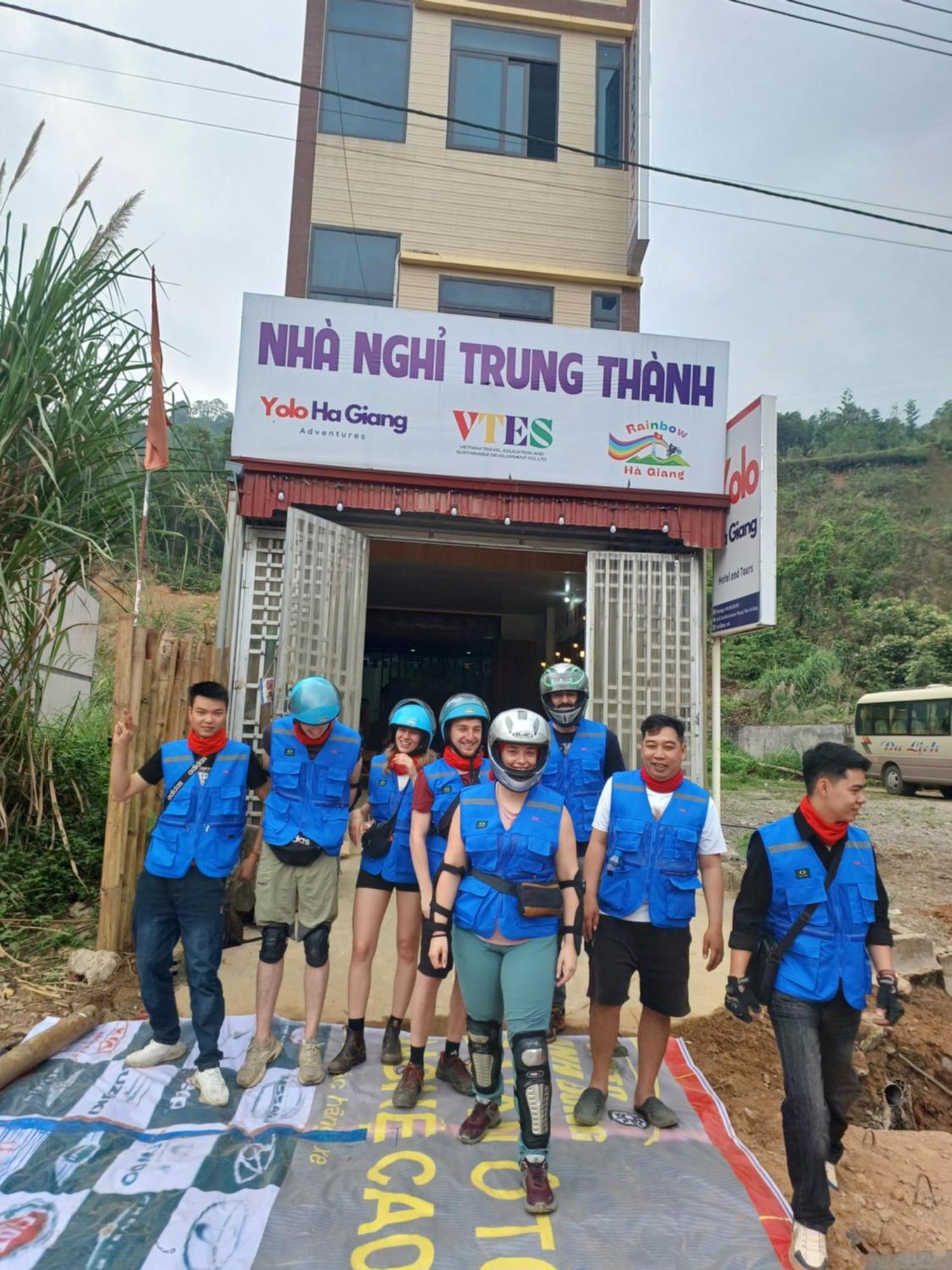 Yolo Ha Giang Adventures, Motorbike And Loop Tours Hotel Ngoại thất bức ảnh