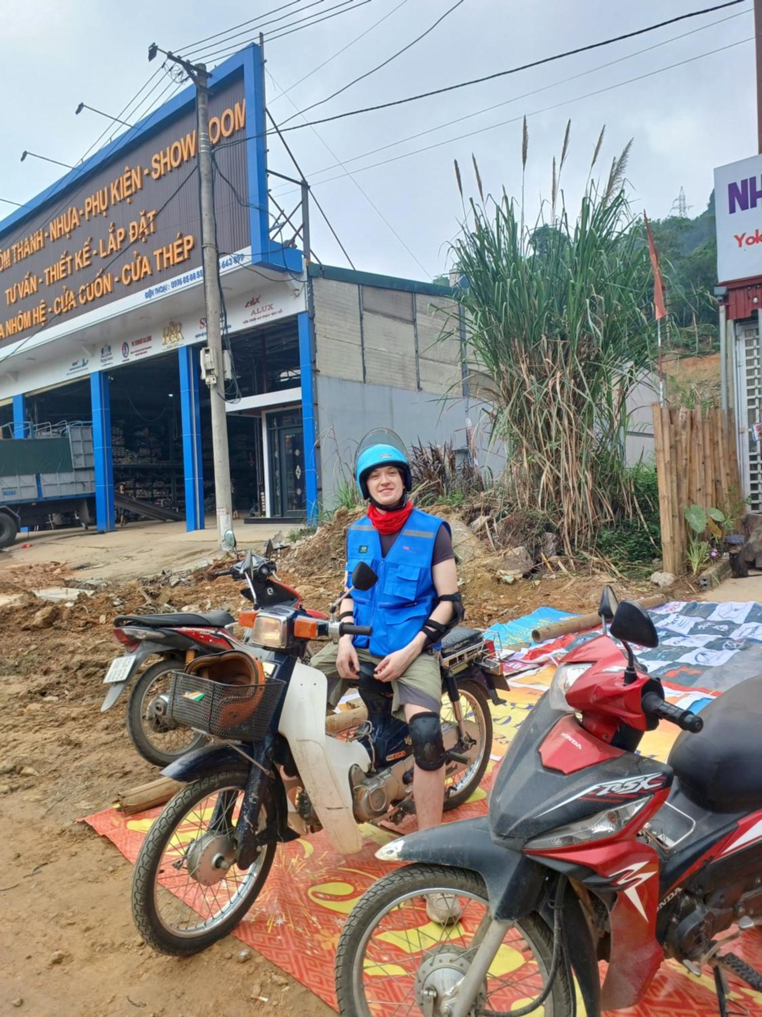 Yolo Ha Giang Adventures, Motorbike And Loop Tours Hotel Ngoại thất bức ảnh