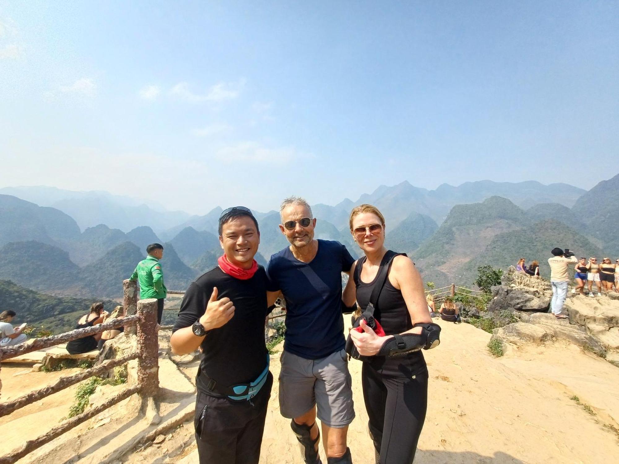 Yolo Ha Giang Adventures, Motorbike And Loop Tours Hotel Ngoại thất bức ảnh