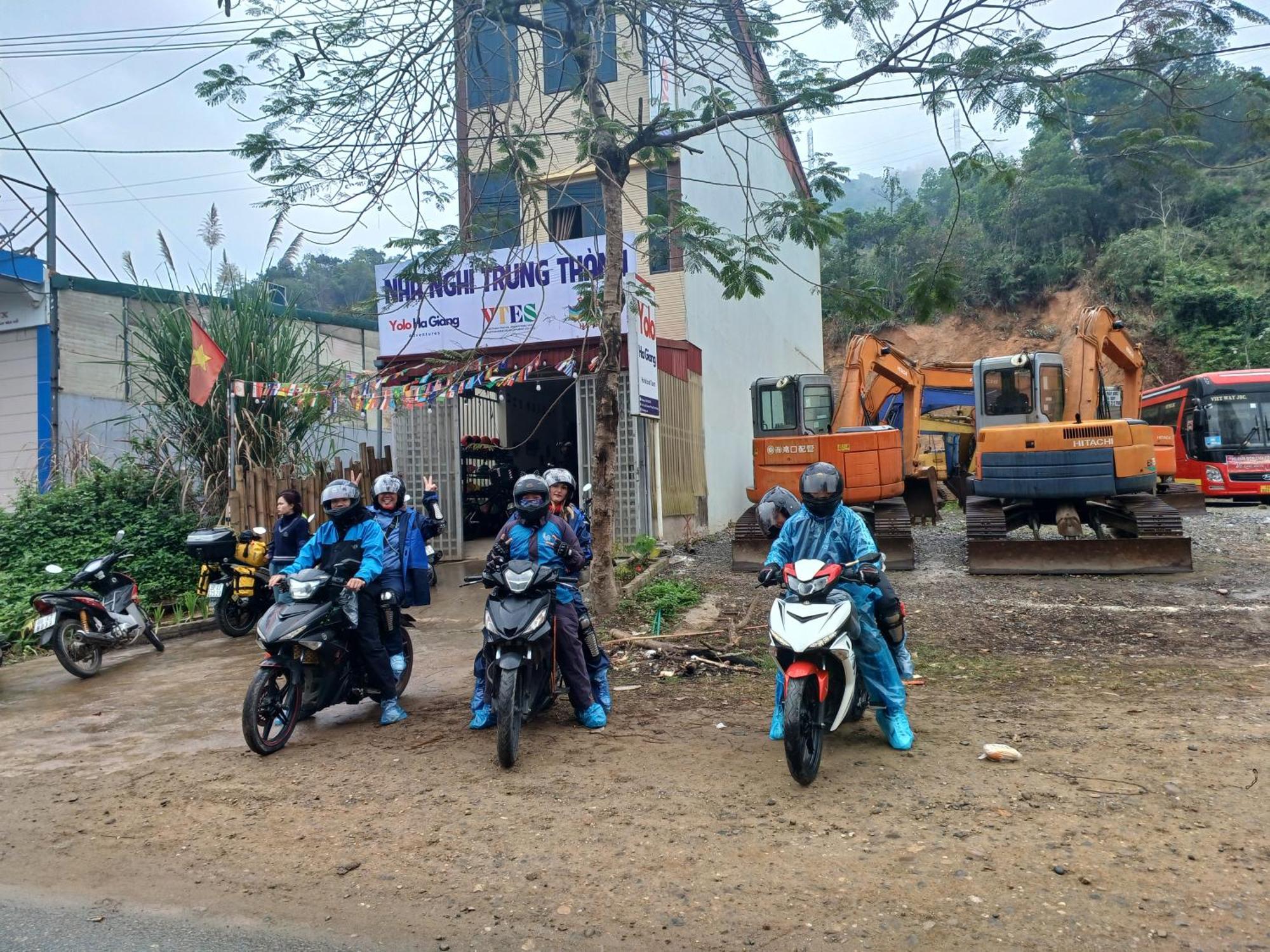 Yolo Ha Giang Adventures, Motorbike And Loop Tours Hotel Ngoại thất bức ảnh